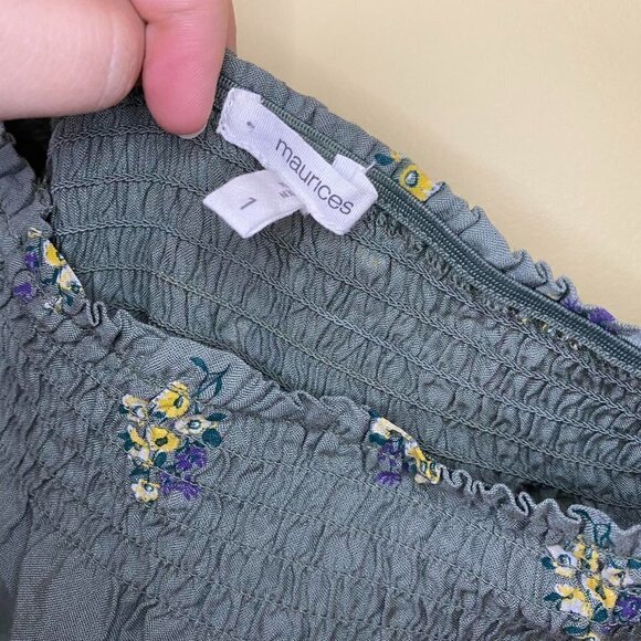 Maurices Floral Off the Shoulder Top Size 1x - Picture 4 of 4